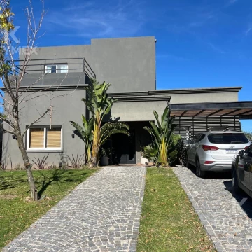 Venta casa 5 dormitorios EL NAUDIR -ESCOBAR