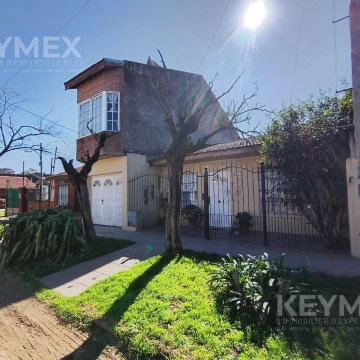 VENTA CASA 5 AMBIENTES | 4 DORMITORIOS | COCHERA Y PATIO CON PARRILLA | VILLA CELINA