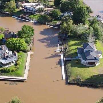 Venta, lote, pileta, amenities, laguna, rio, isla del Este, Delta, amarra privada, Tigre