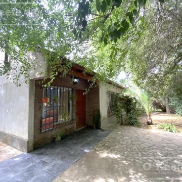 Casa en  venta -Abasto, La Plata 1000 m2 con escritura