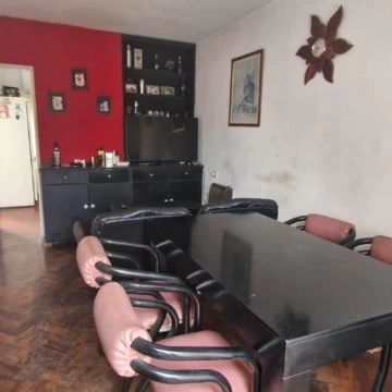 VENTA - Departamento de 2 dormitorios con balcón - España y Hospitales, Rosario. APTO CRÉDITO.