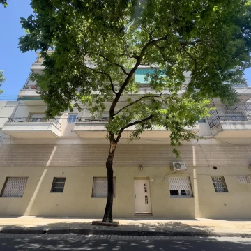 Departamento 3 ambientes con balcón en Floresta - Apto crédito