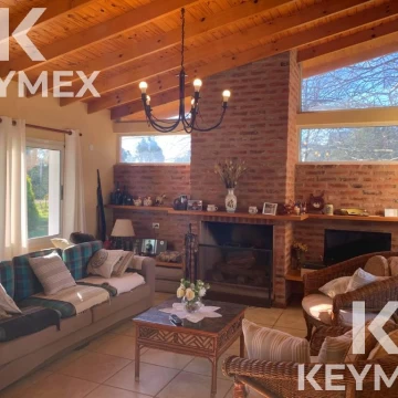 VENTA DE CASA DE 3 DORMITORIOS EN CAMPOS DE ROCA