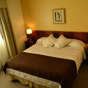 Hotel 19 hab. mas 1 dto. 3*