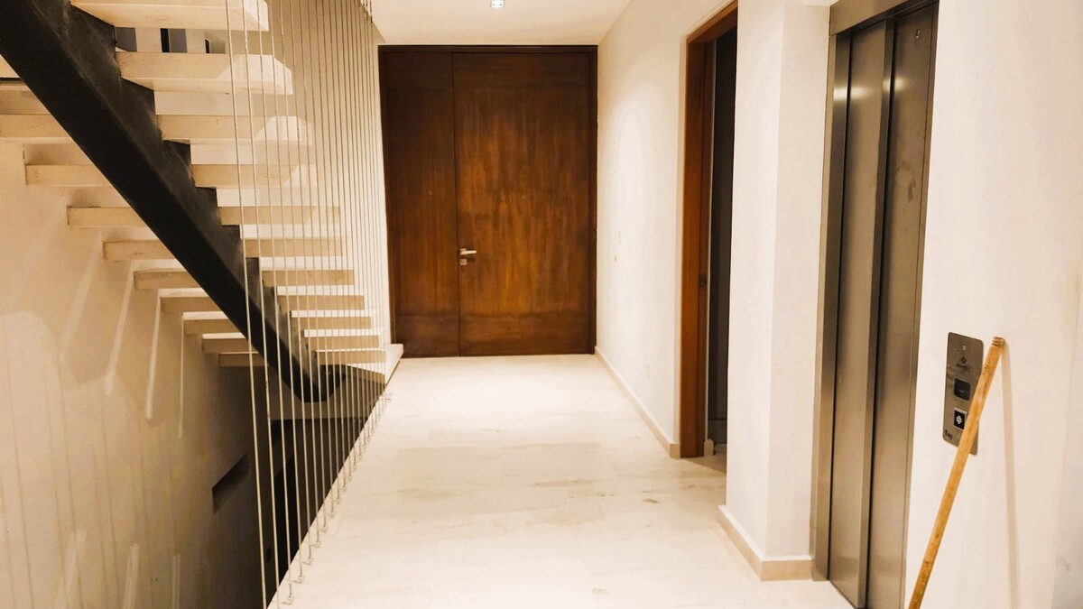 CASA PUERTO CANCUN 4 NIVELES CON ELEVADOR