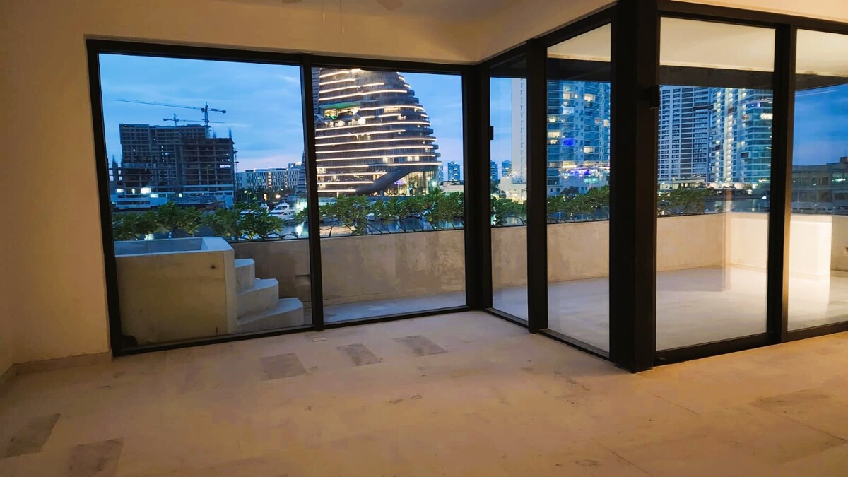 PUERTO CANCUN CASA MODERNA 4 NIVELES