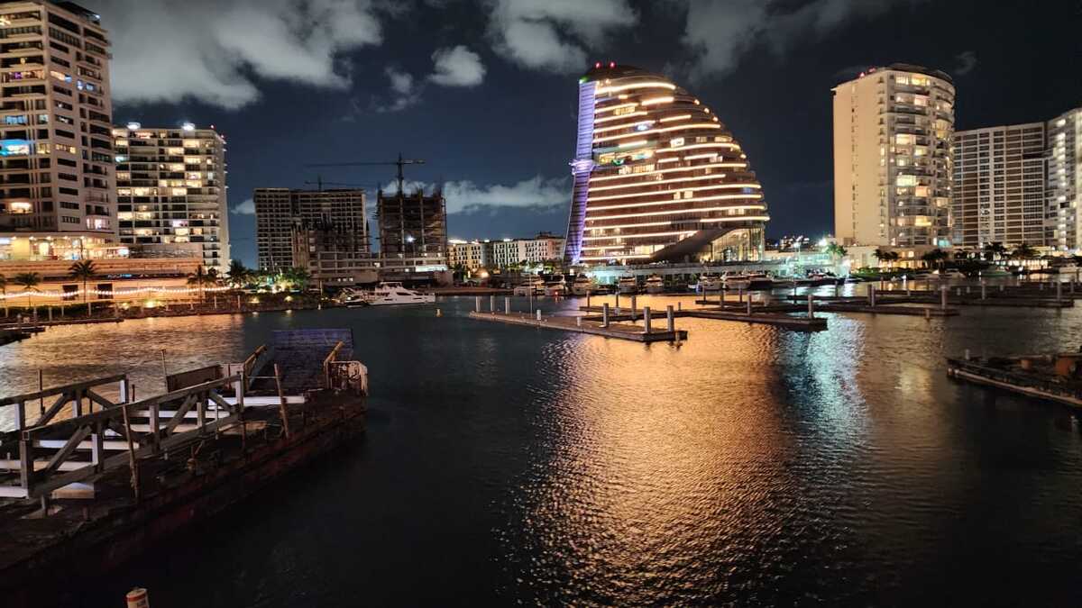 CASA PUERTO CANCUN CON MUELLE Y VISTA A MARINA