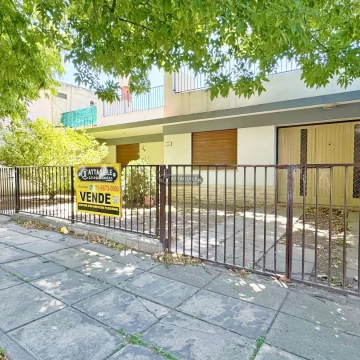 Casa en venta San Antonio De Padua 3 ambientes