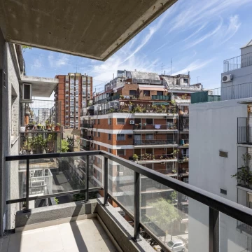 Departamento Monoambiente al frente con balcón en Palermo Botánico