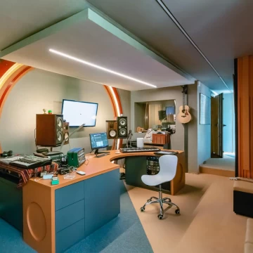 Estudio de Grabación , 6 ambientes en coghlan, Lote propio.