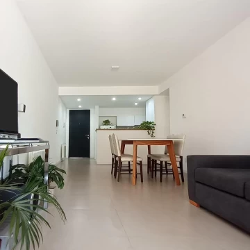 VENTA/PERMUTA - Departamento 1 dormitorio con patio y cochera - Condominio Ocho Sauces, Funes.