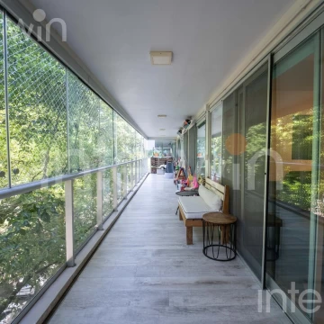 Departamento en Venta - 4 amb - Balcón aterrazado - Cocheras - Baulera - Depend - Belgrano