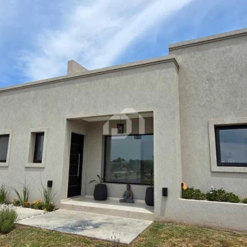 Casa  en Venta en Santa Elisa, Pilar del Este, Pilar