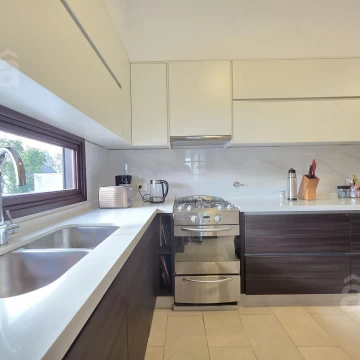 PH en Villa Ballester - Venta - Cuatro Ambientes - Próximo a estación y centro comercial.