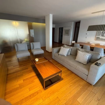 Departamento sobre Bv. Oroño