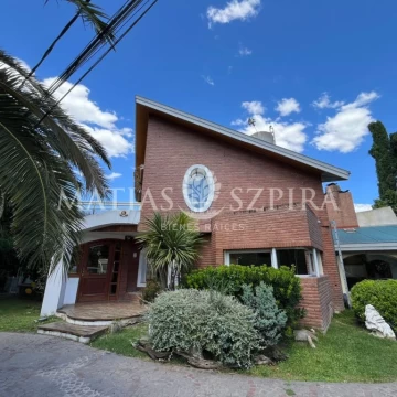 CASA ALQUILER EN BARRIO CERRADO