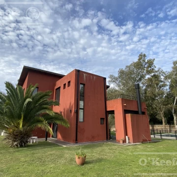 Casa con Pileta Barrio La Arbolada APTO CREDITO