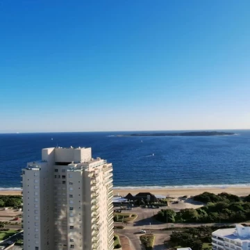 Venta y Alquiler Apartamento 2 Dormitorios Parrillero, Miami Boulevard, Punta del este