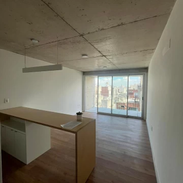 Monoambiente amplio con terraza y garage en cordón!
