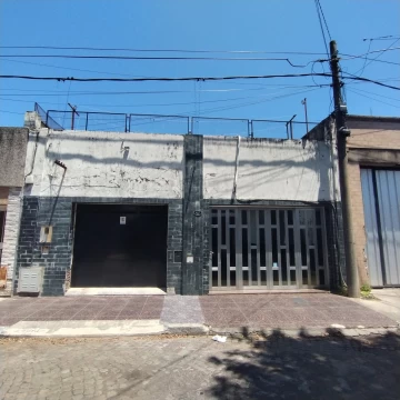 Oportunidad en Arroyito casa 2 dormi + servicio