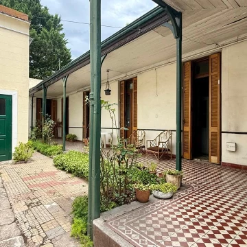 Casa en La Perla apta uso profesional
