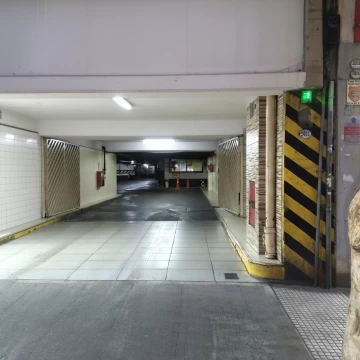 Cochera en venta - Barrio Norte