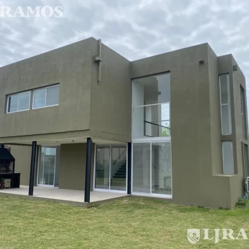 Casa con 3 dormitorios en venta en EL CANTON