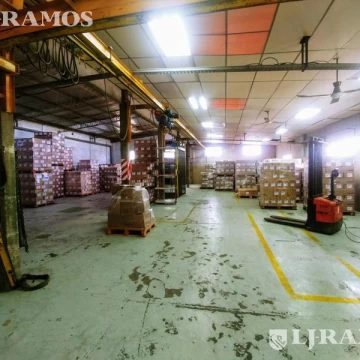 Depósito en Venta en  Caseros