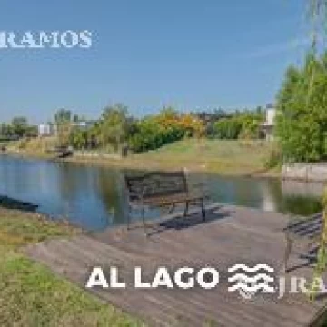 Casa a la laguna, resuelta en una planta  en venta en  Santa Clara - Villanueva