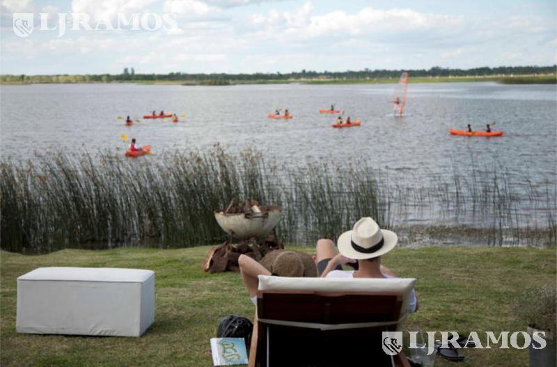 13 - Vista al Lago