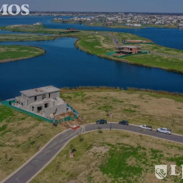 Terreno en Puertos del Lago - BARRIO AMARRAS
