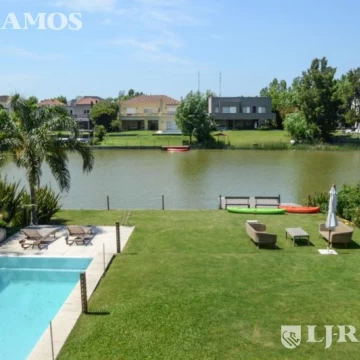 Casa a La Laguna central con 3 dormitorios   en venta  en Santa Barbara
