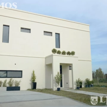 Casa en venta en el  Barrio Acacias - PUERTOS / ESCOBAR