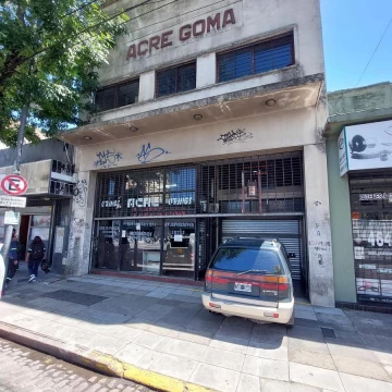 Local en  Liniers