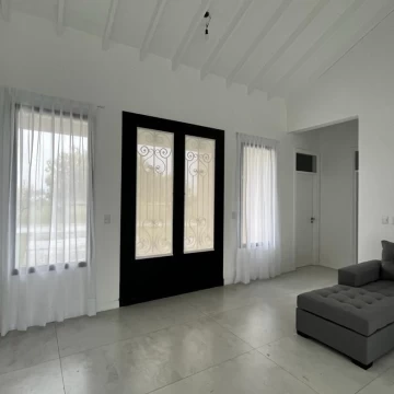 Casa en VENTA CON RENTA San Sebastián MB