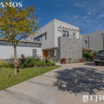 Casa en Puertos del Lago