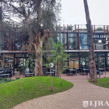 Local en Parque Leloir