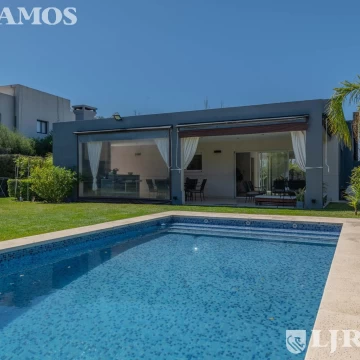 LOTE INTERNO. 3 DORMITORIOS.