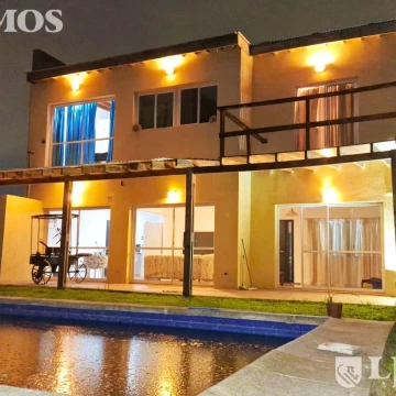 OPORTUNIDAD. 3 DORMITORIOS. PILETA. BARRIO ESCRITURABLE.