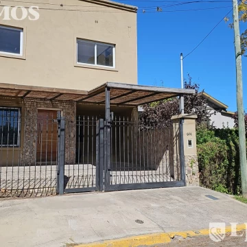 Casa a estrenar con 4 dormitorios en venta en Rincón de Milberg.