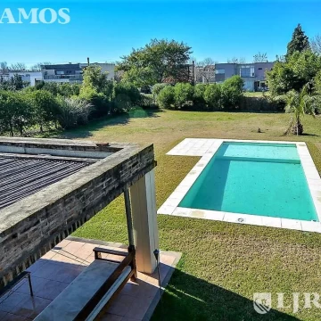 APTO CREDITO. 3 DORM y SERVICIO. LOTE INTERNO.