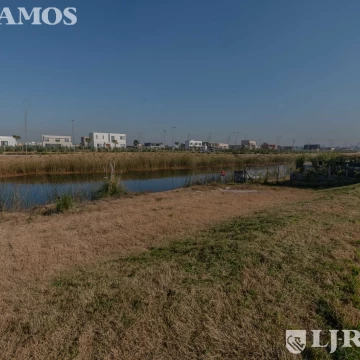 VENTA Terreno en Barrio Costas / Puertos - Lote 378 - Sobre espejo de agua