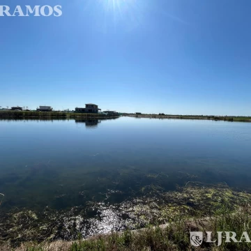 Terreno en Puertos del Lago - BARRIO AMARRAS