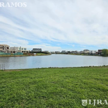 Terreno al lago en venta en el Barrio Muelles, Puertos / Escobar