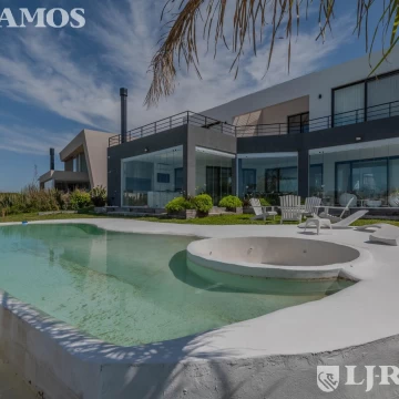 Casa en Muelles -MB- excelente ubicación