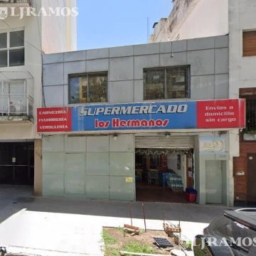 Local en Coghlan