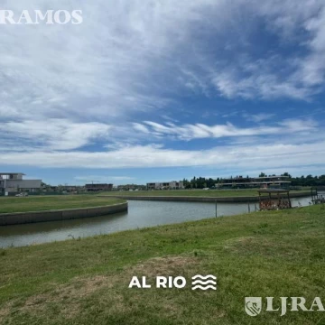 ORIENTACION NOR-ESTE. 1.025m. AL RIO.