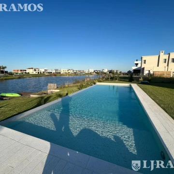 Casa en venta en el Barrio Costas,, Puertos / Escobar