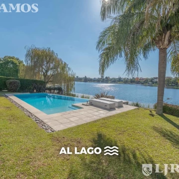 Casa al lago en venta en Los Castores