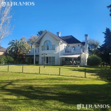 Magnifica casa en Saint Thomas Norte - PG